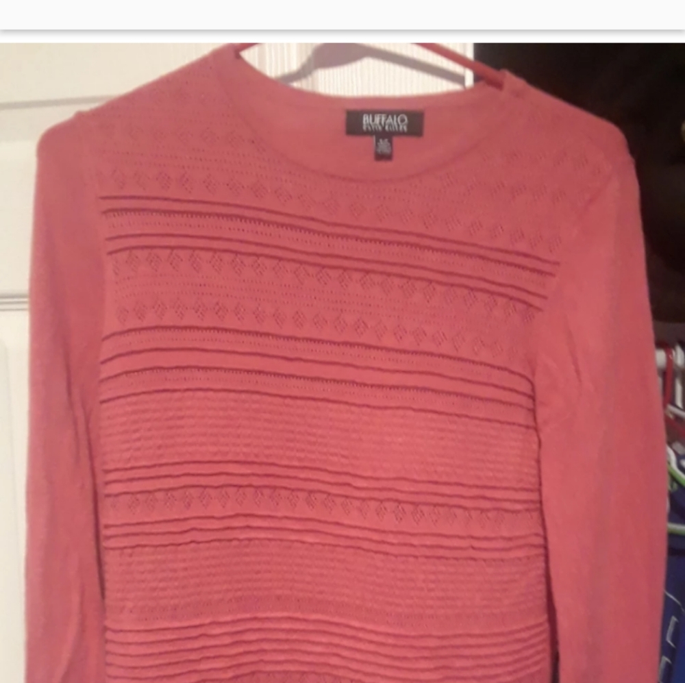 Light weight sweater